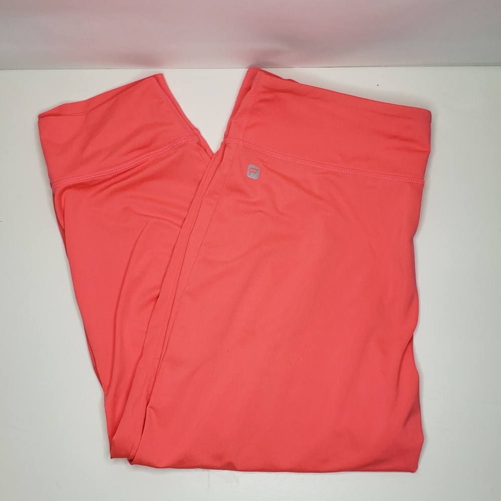 Fabletics Rose Yogi Capri Legging (M)